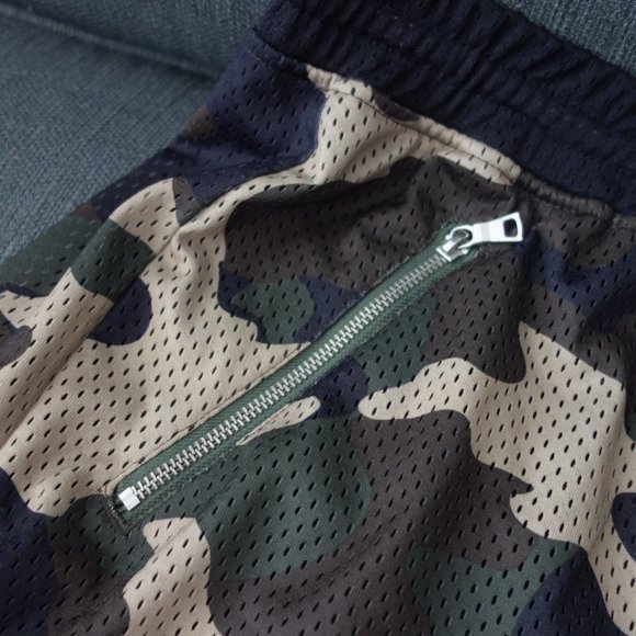 Elwood Camo Size M Shorts with Zipper Pockets 100% Polyester Made in China - Picture 3 of 10